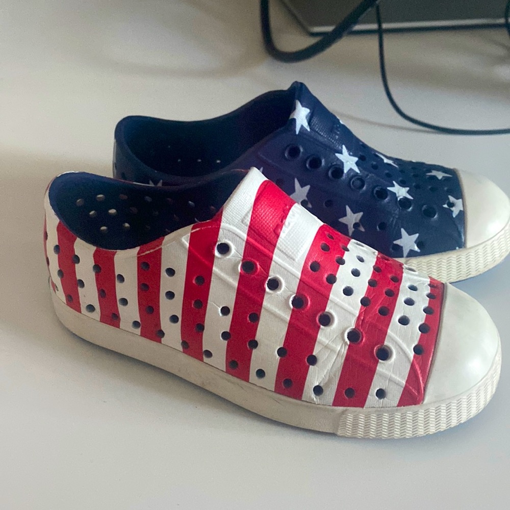 Native Jefferson American Flag size 10 children.